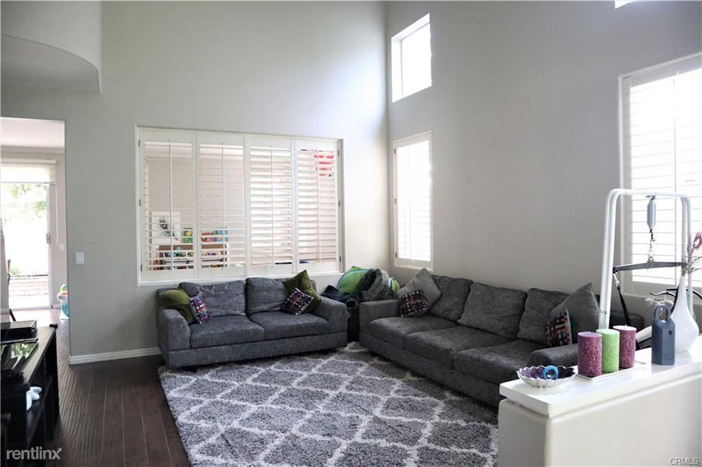 12960 Mackenzie Dr - Photo 2 of 10