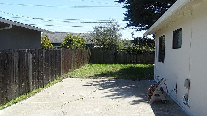 441 Fernwood Dr - Photo 2 of 9