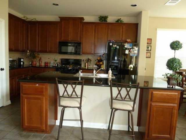 676 Rusk Rd - Photo 3 of 25