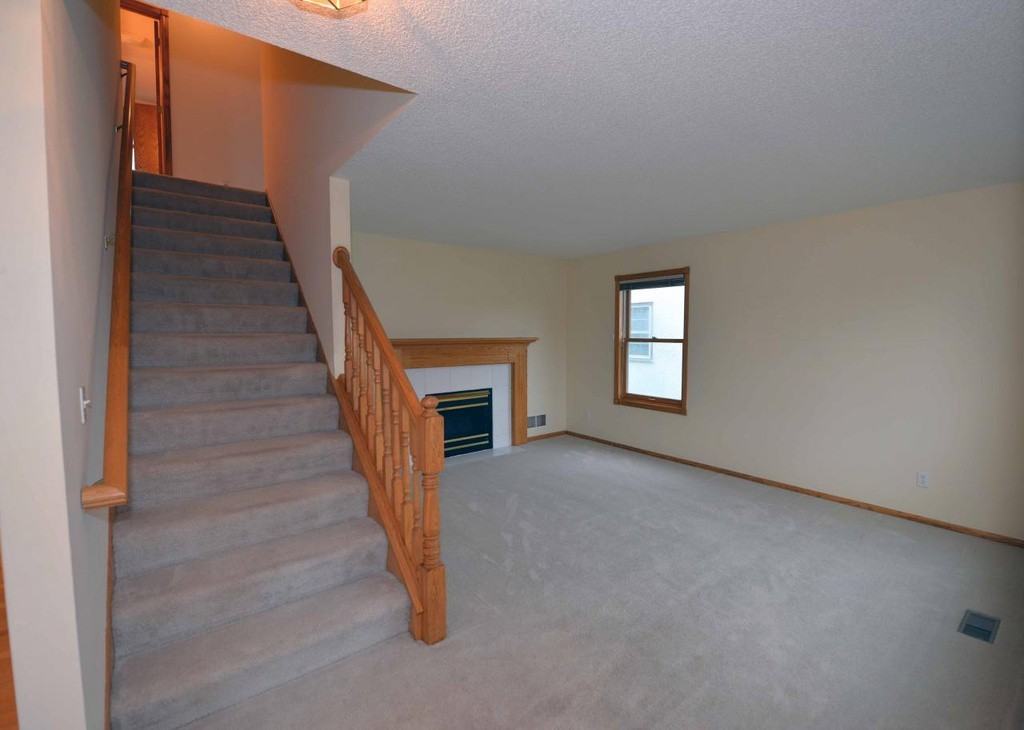 3937 Unity Avenue North - Photo 3 of 5