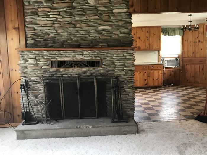 2690 N Lakeshore Rd - Photo 2 of 6