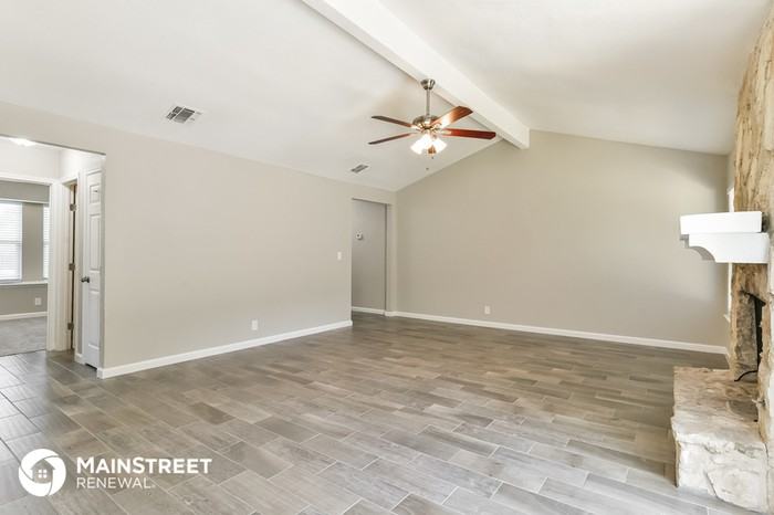 9550 New World Dr - Photo 3 of 16