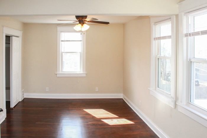 703 E 34th St - Photo 2 of 24