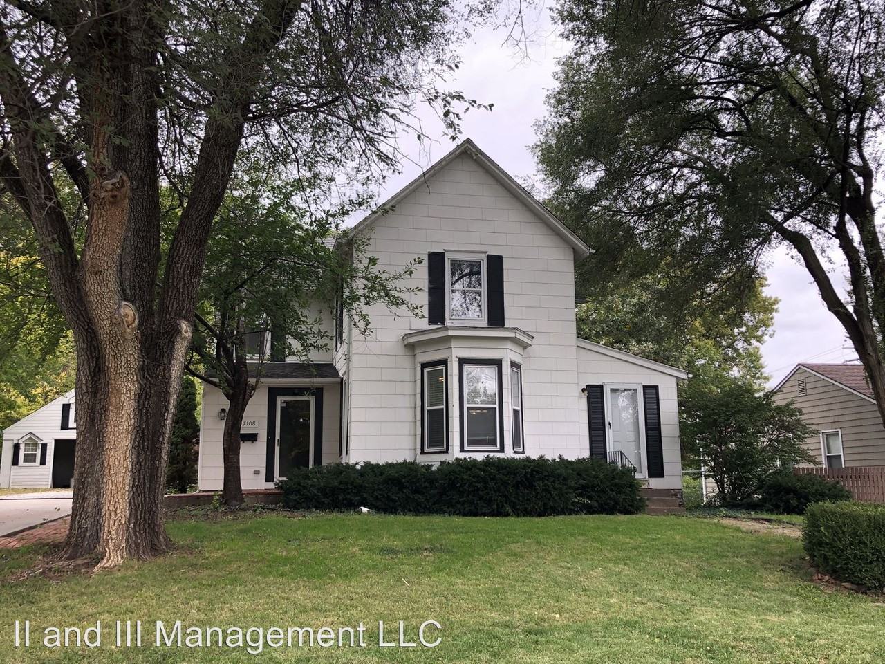 7108 W 86th St - Photo 2 of 42