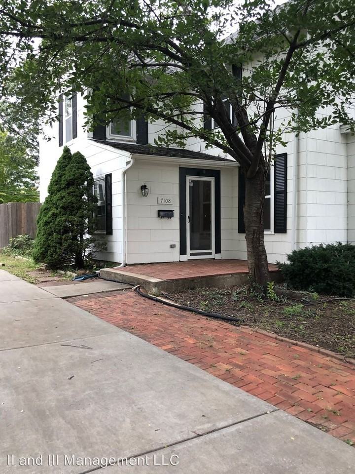 7108 W 86th St - Photo 3 of 42