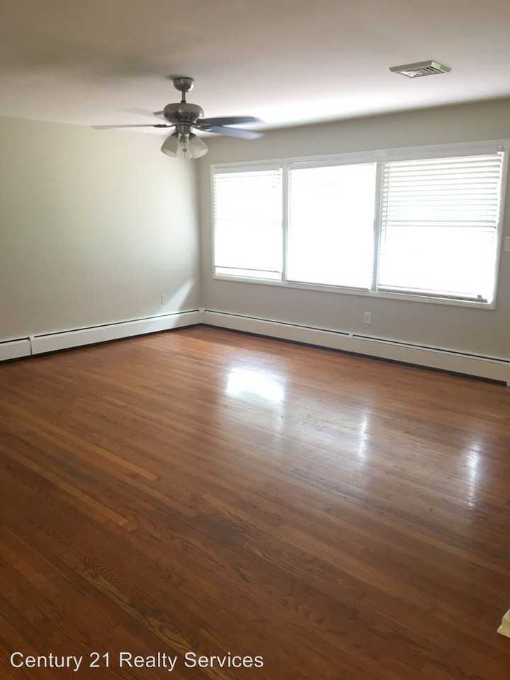 123 N Fileys Rd - Photo 2 of 10