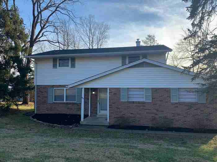 1971 S Staunton Dr - Photo 2 of 10