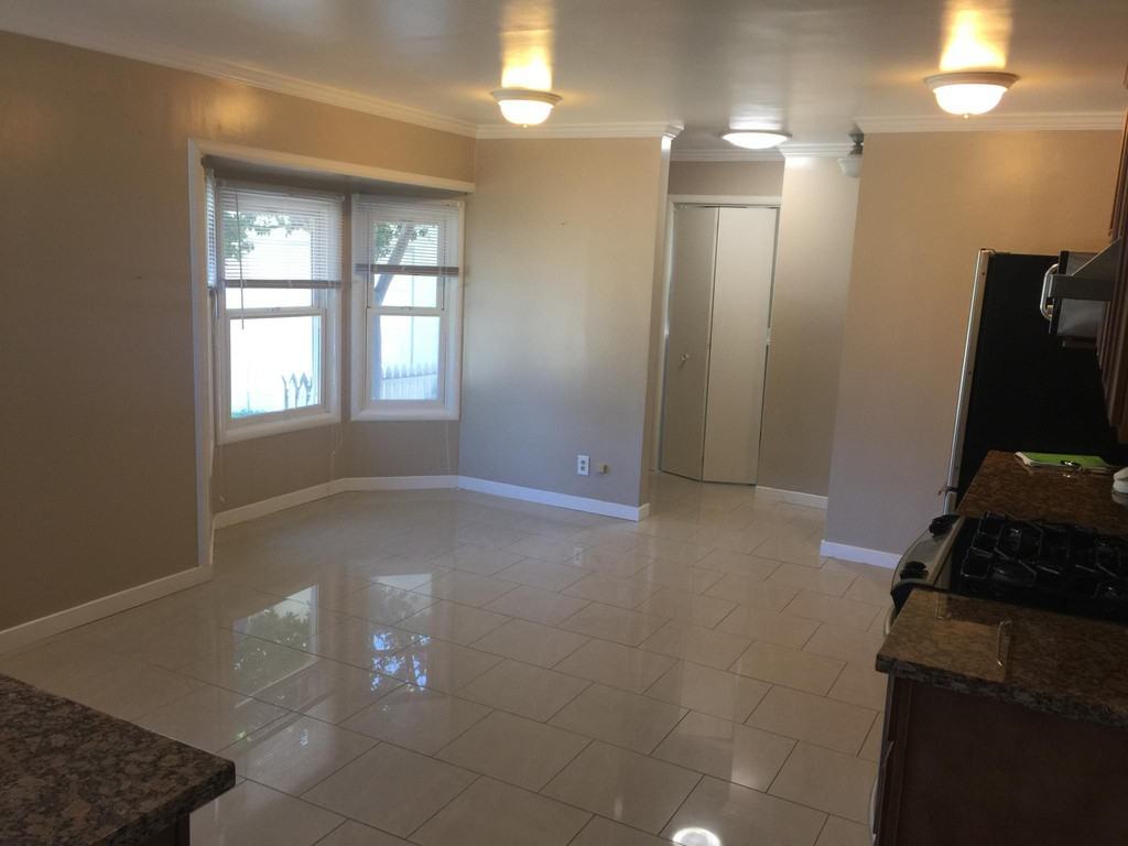 499 Bradley Ave - Photo 2 of 10