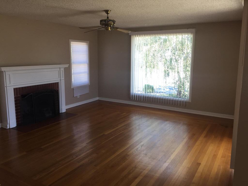 499 Bradley Ave - Photo 3 of 10