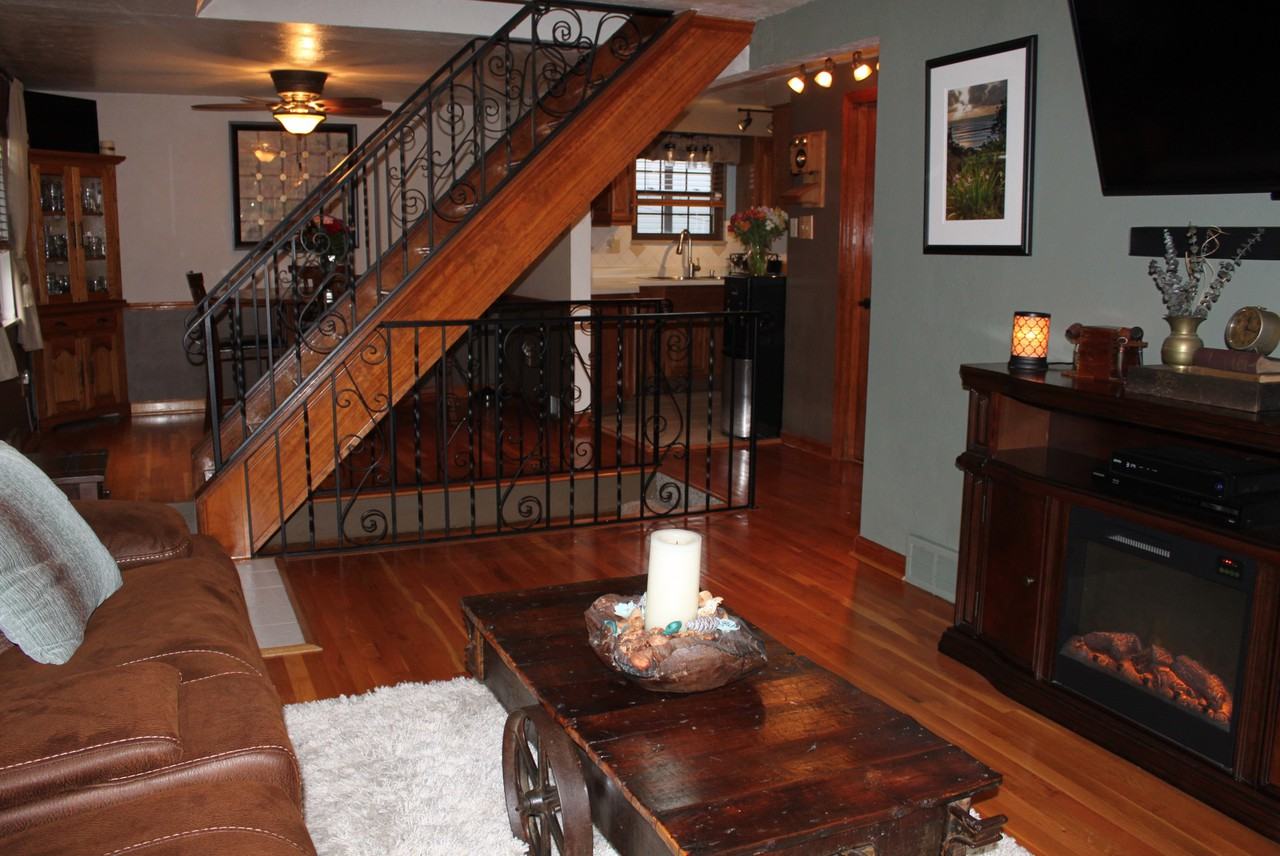 934 Kirsopp Ave - Photo 2 of 27