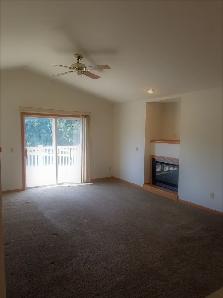 713 S Blue Mounds St - Photo 2 of 9