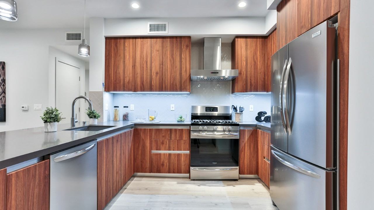 726 North Hudson Avenue #204 - Photo 6 of 32