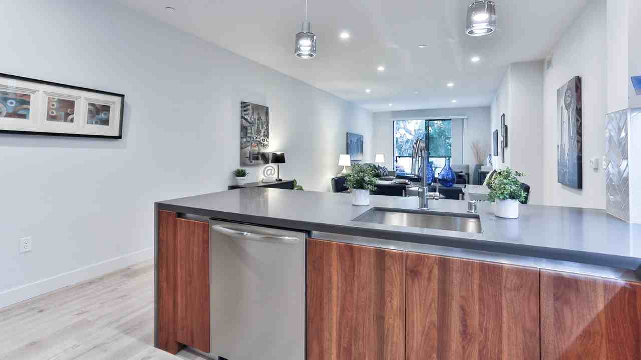 726 North Hudson Avenue #204 - Photo 7 of 32