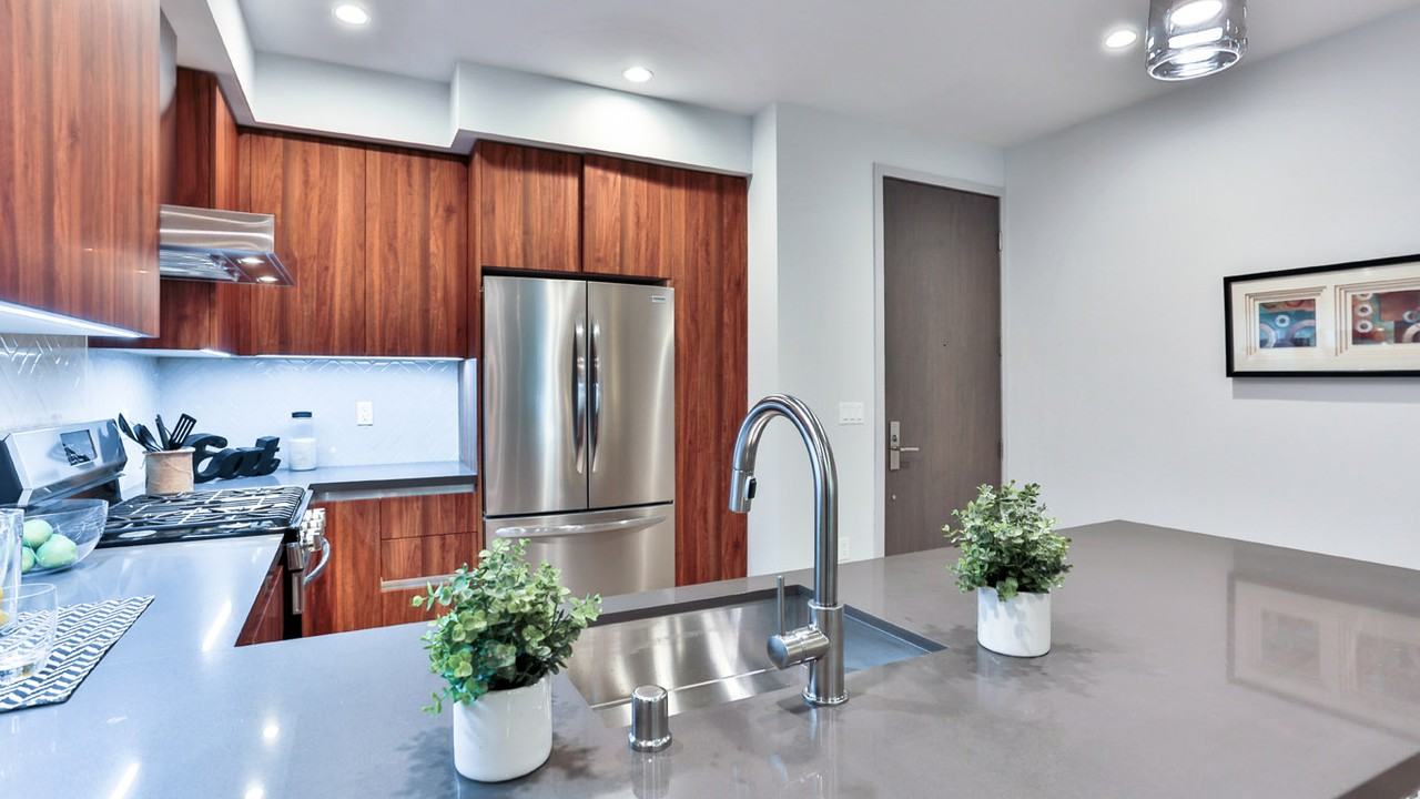 726 North Hudson Avenue #204 - Photo 5 of 32