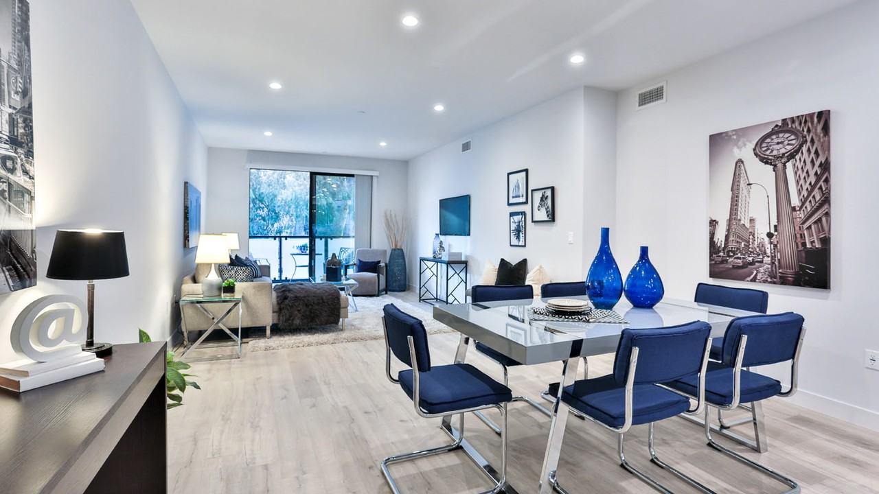 726 North Hudson Avenue #204 - Photo 3 of 32
