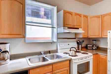 3050 Zuni St - Photo 3 of 8