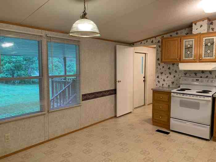 1022 Oak Manor Dr - Photo 3 of 21