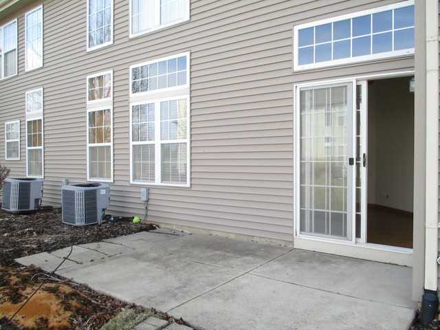 682 Lancaster Dr - Photo 2 of 29