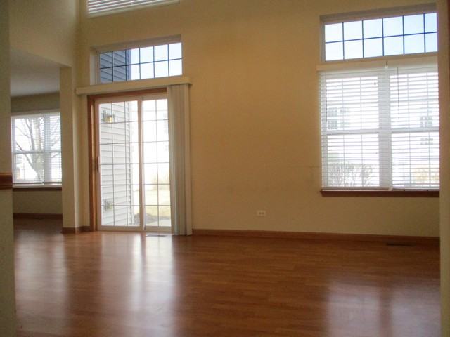 682 Lancaster Dr - Photo 3 of 29