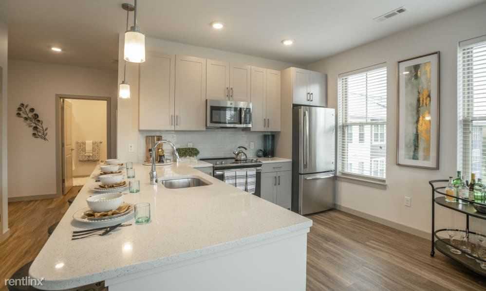 1106 Cricket Ln - Photo 3 of 19