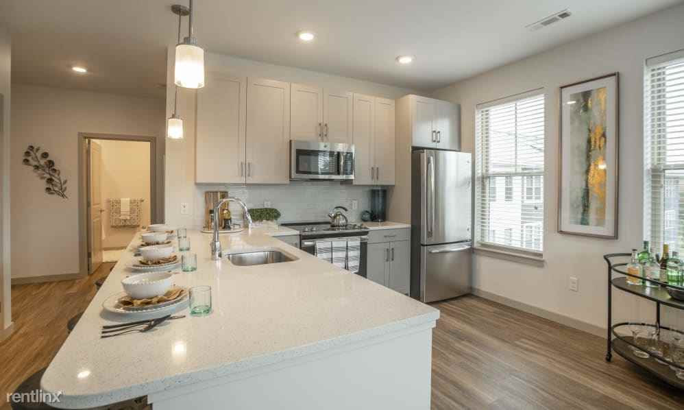 1106 Cricket Ln - Photo 3 of 19