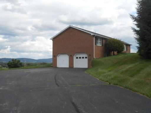 19761 Mill Point Rd - Photo 2 of 19