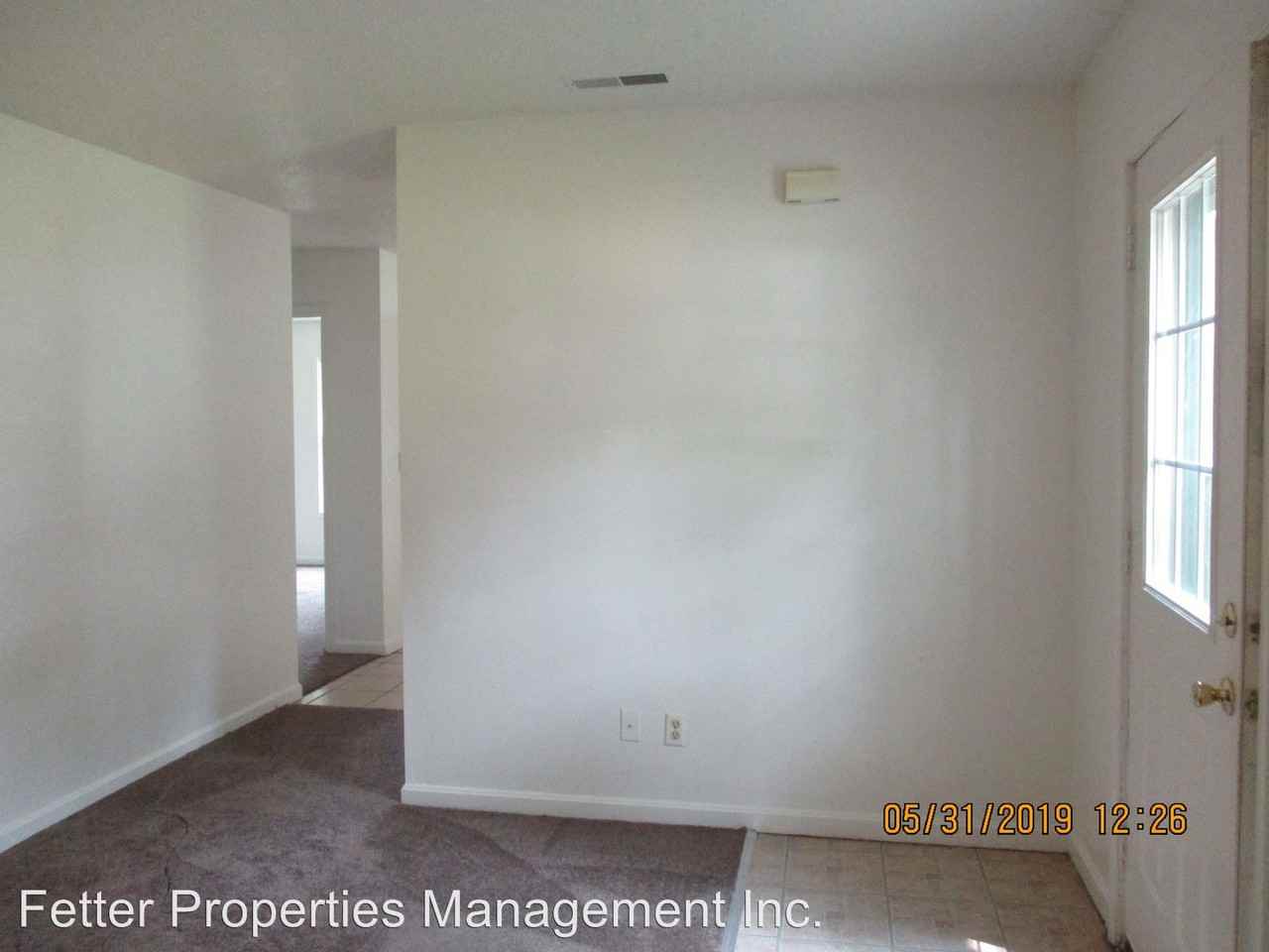 2206 Ravenswood Dr - Photo 2 of 11