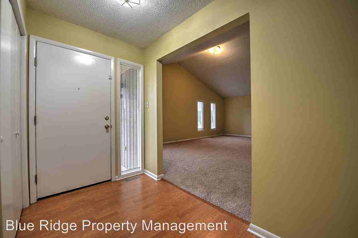 316 Ferndale Ln - Photo 3 of 26