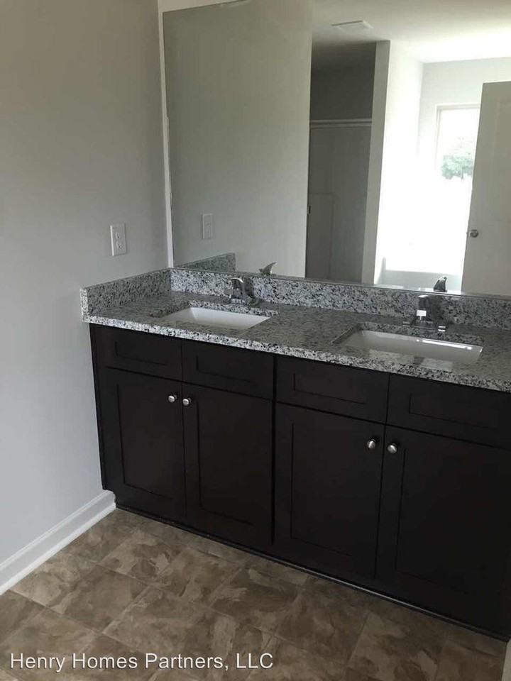 134 Daisy Cir - Photo 2 of 6