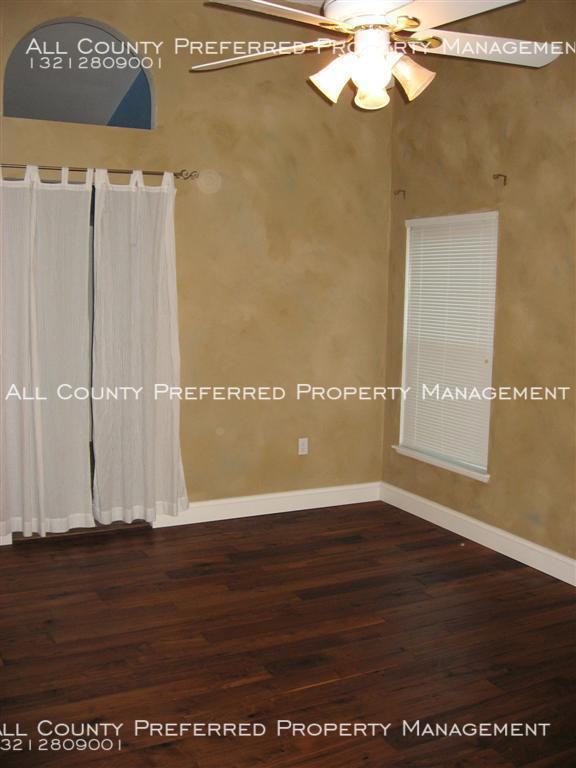 3488 Ashwood Ct - Photo 3 of 7