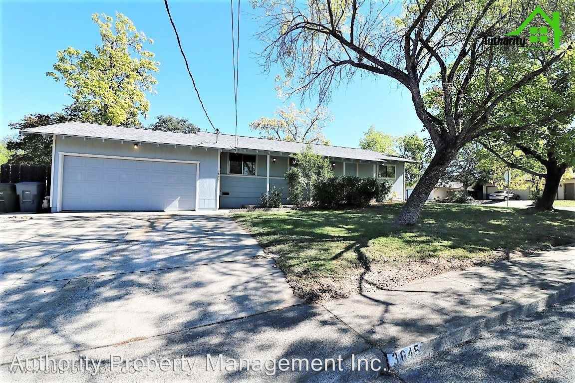 3645 Summit Dr - Photo 3 of 23