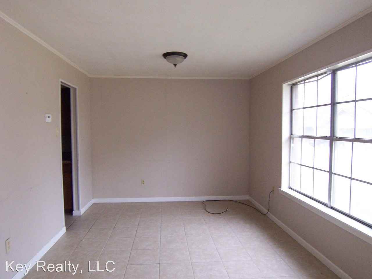 195 Leche St - Photo 2 of 5