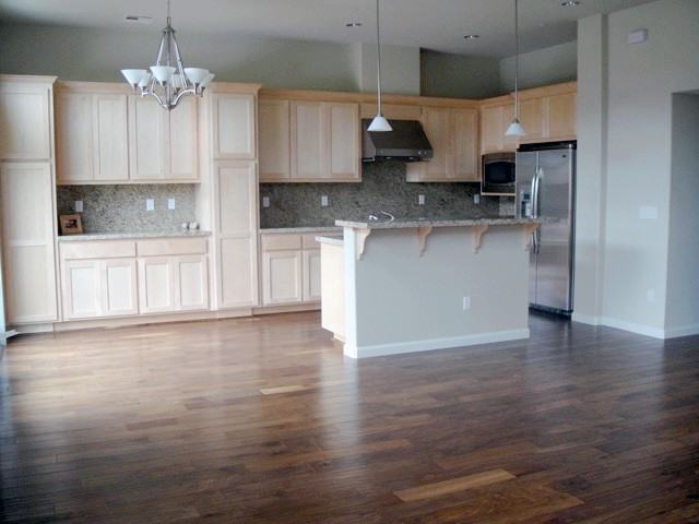 412 Pratt Ln - Photo 3 of 14