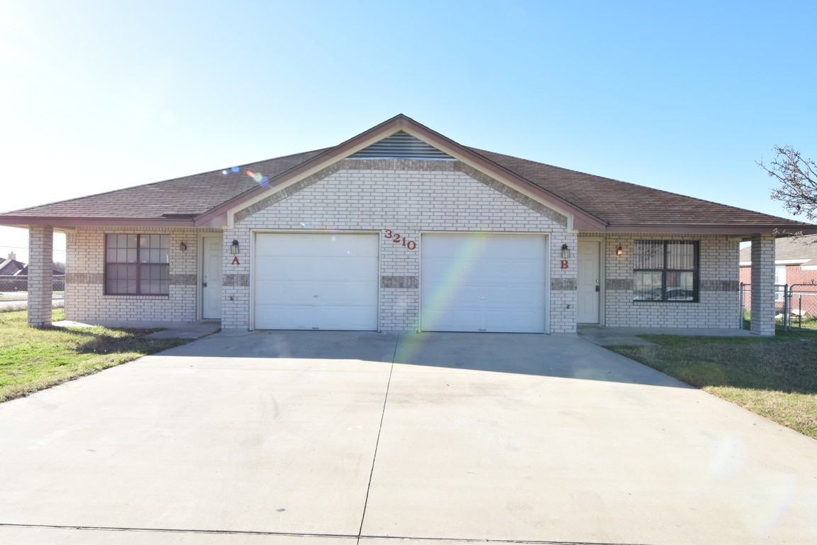 3210 Raven Dr - Photo 3 of 11