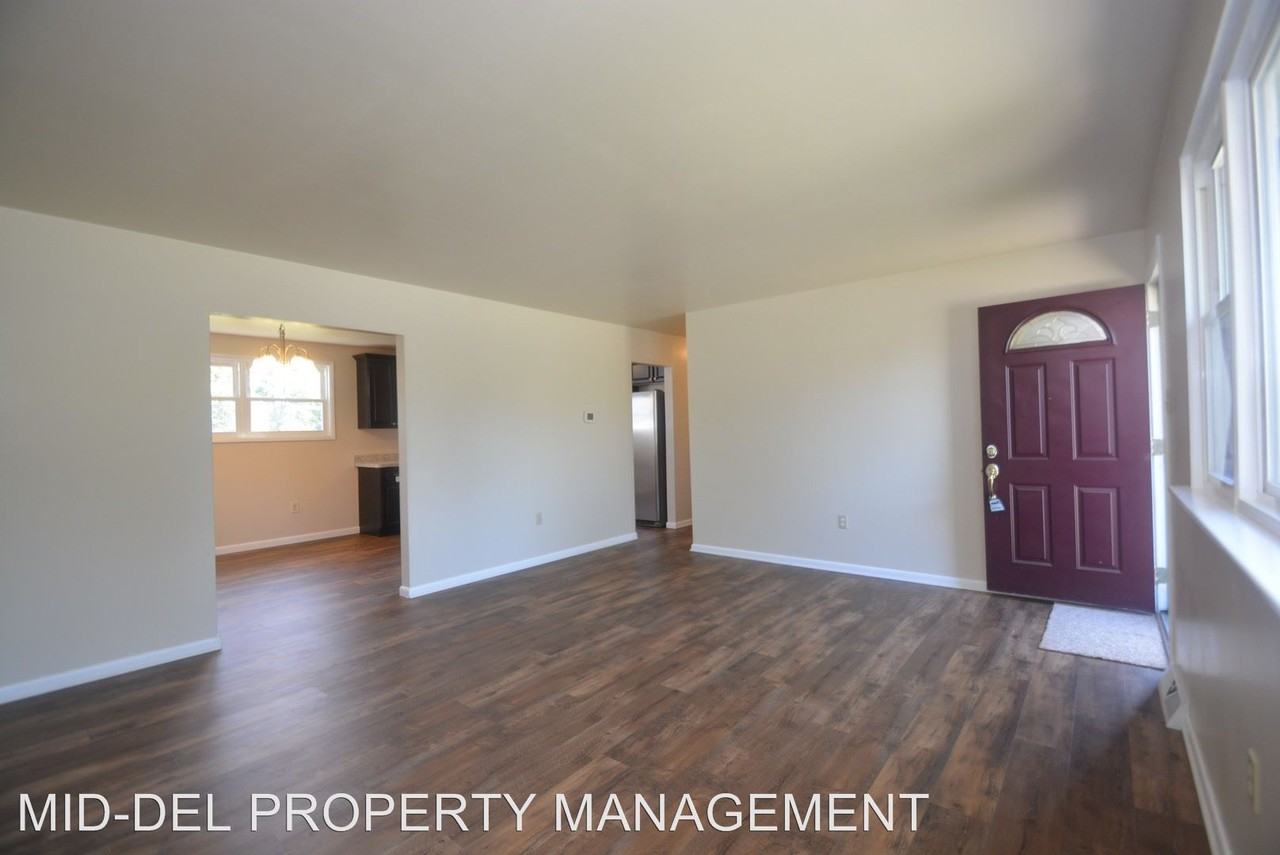 363 N School Ln - Photo 3 of 20