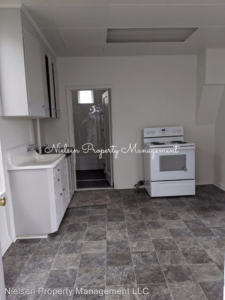 509 Adams St - Photo 2 of 9