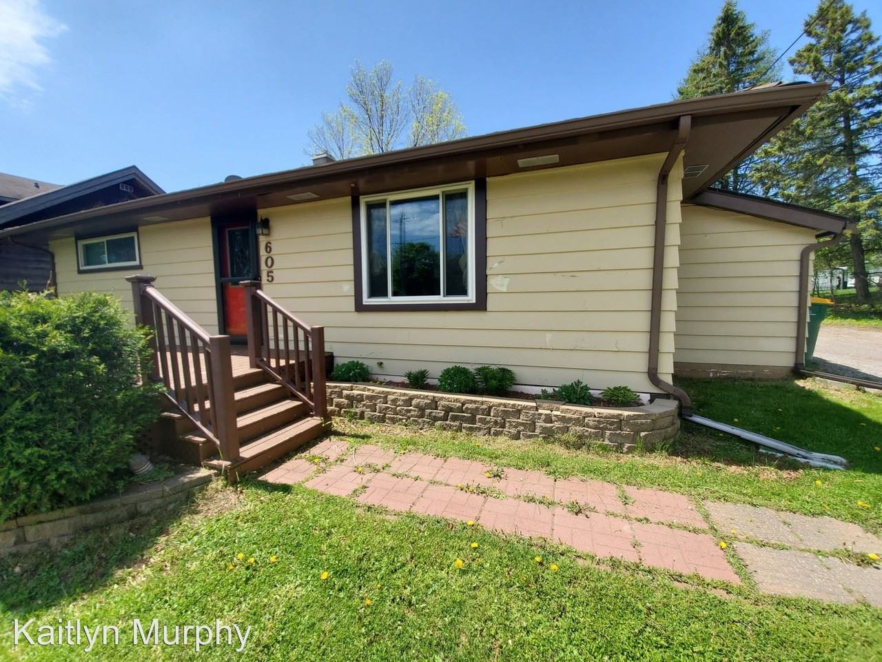 605 N Blackman Ave - Photo 2 of 23