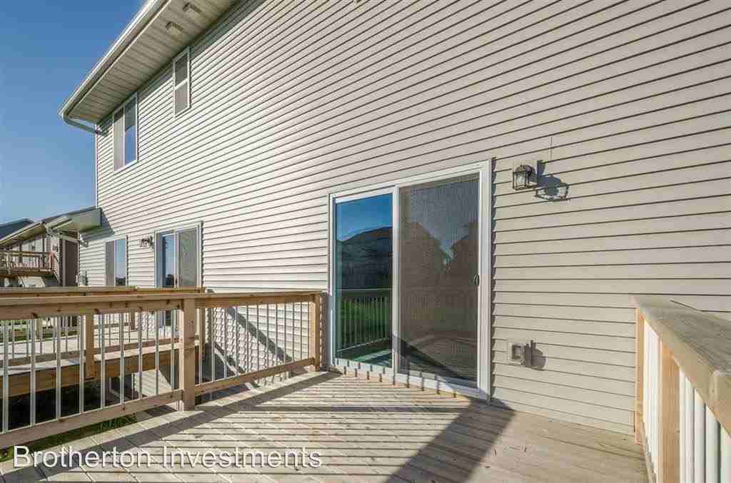 1177 Mary Lane - Photo 2 of 22