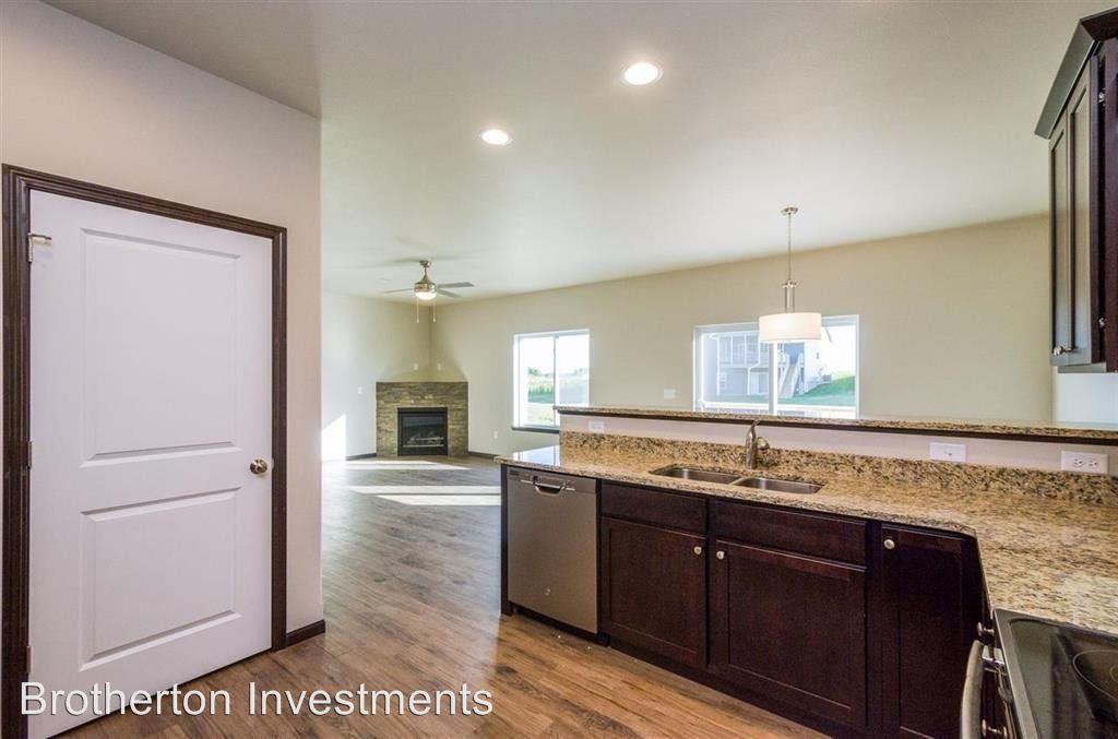 1177 Mary Lane - Photo 3 of 22