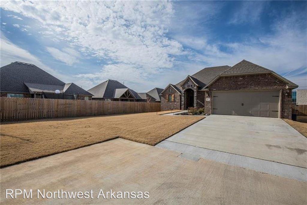 4003 SW Flintstone Way - Photo 2 of 29