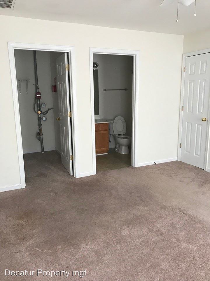 107 Vine St - Photo 3 of 20