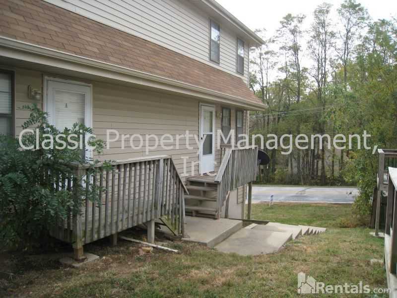 10902 N Crooked Rd - Photo 2 of 10