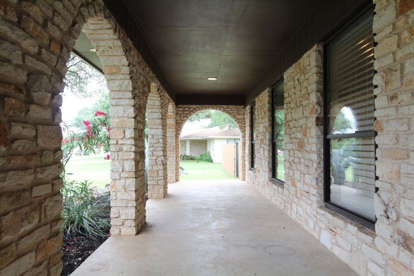 3900 Valley View - Photo 3 of 43