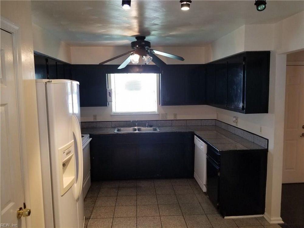 2737 E Virginia Beach Blvd - Photo 3 of 25