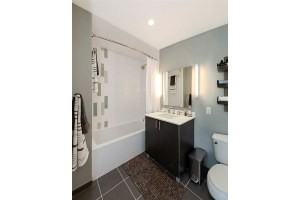 North 10th and Roebling - Photo 3 of 13