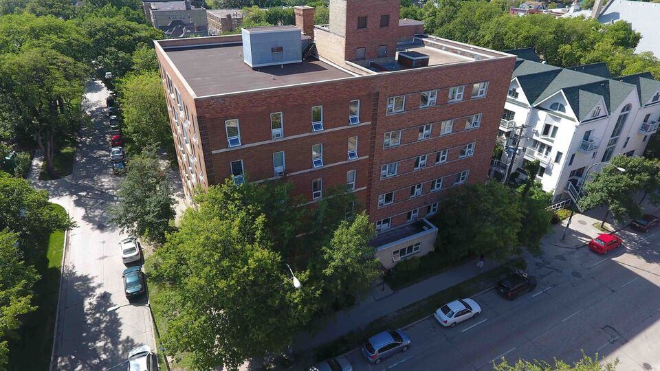 424 River Avenue, Winnipeg, MB R3L 0C6 2 Bedroom Apartment for Rent