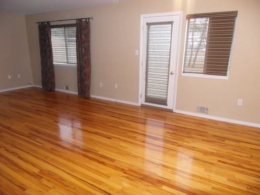 9748 8th St - Photo 3 of 7