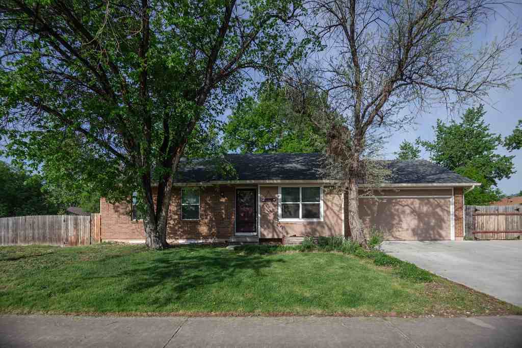 2307 Hampshire Road - Photo 2 of 33