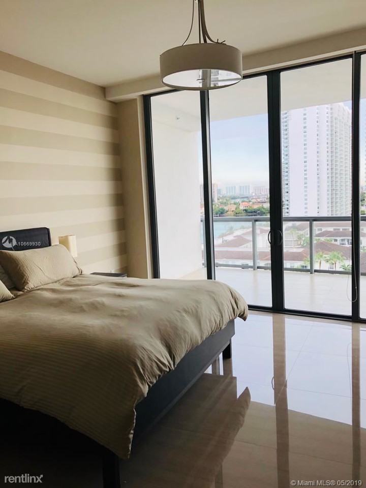 3250 NE 188th St - Photo 3 of 48