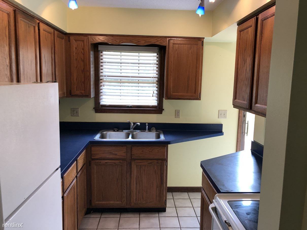 107 Kerr Dr - Photo 2 of 9